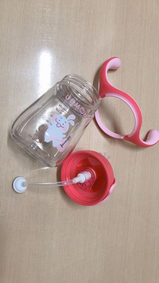 유비맘 트라이탄 코니빨대컵_컬러 랜덤 발송 — 5점을 준 리뷰어가 2021년 1월 올린 사용 사진