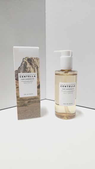 스킨1004 [SKIN1004] 마다가스카르 센텔라 라이트 클렌징 오일 200ml — 5점을 준 리뷰어가 2024년 7월 올린 사용 사진