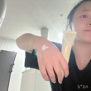 아이레시피 마일드시카 브라이트닝 업 선스크린 SPF50+ PA++++ — 4점을 준 리뷰어가 2023년 5월 올린 사용 사진