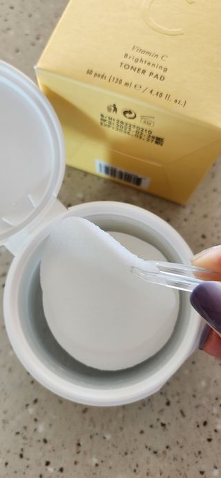 산다화 비타민씨 화이트닝 토너 패드 — 5점을 준 리뷰어가 2023년 9월 올린 사용 사진