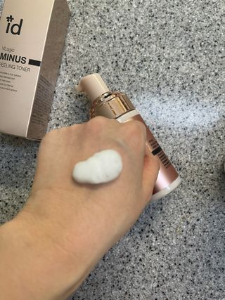 아이디플라코스메틱 아이디 브이로직 마이너스 필링 토너 110ml — 5점을 준 리뷰어가 2022년 1월 올린 사용 사진