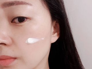 [후르디아] 혼합자차 선 에센스+톤업 선크림 2종 — 5점을 준 리뷰어가 2021년 6월 올린 사용 사진