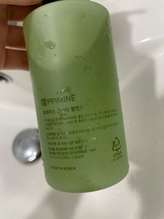 프리마인 메이크업과 들뜨는 각질까지 한방에 깐달걀로! 순하기까지한 셀베이스 그린티클렌저(200ml) — 4.5점을 준 리뷰어가 2023년 5월 올린 사용 사진