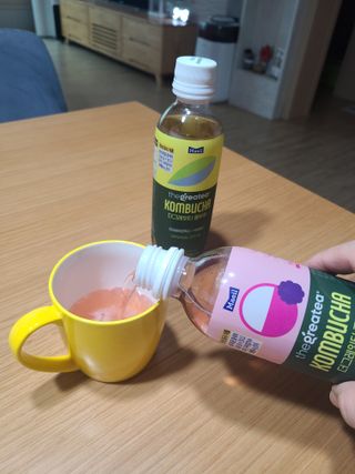더그레잇티 콤부차 300ml *12개입 (오리지널 6개+베리리치 6개) — 4점을 준 리뷰어가 2022년 7월 올린 사용 사진
