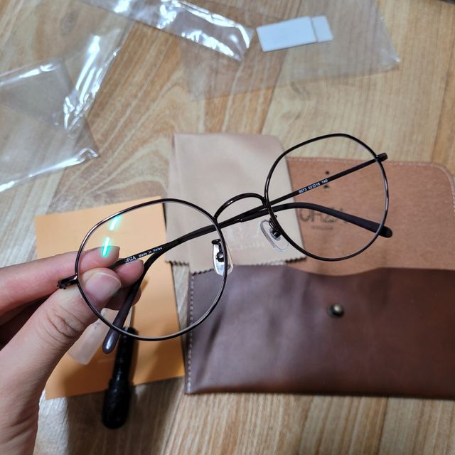 깔끔한 다각형 안경 리뷰 사진