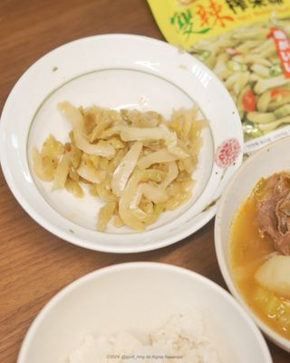 루시델리 야미하우스 홍콩 스파이시 프리미엄 짜사이 무침 500g — 3점을 준 리뷰어가 2024년 6월 올린 사용 사진