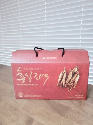 서울약사신협_프리미엄 6년근 홍삼진액_70mlx30포 — 5점을 준 리뷰어가 2021년 2월 올린 사용 사진