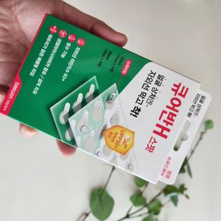 [큐어반H 스팟] 자외선 99프로 차단되는 스틱타입 스팟밴드(1팩 / 66매입) — 5점을 준 리뷰어가 2022년 11월 올린 사용 사진