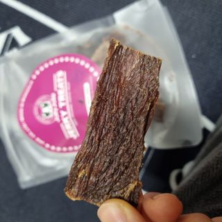 [졸리졸리] 말고기 육포 간식 (HORSE MEAT JERKY) — 5점을 준 리뷰어가 2023년 1월 올린 사용 사진