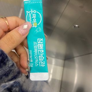 [유산균] 오마이락 장편한습관 프로바이오틱스 30P — 3점을 준 리뷰어가 2022년 12월 올린 사용 사진