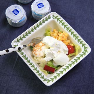 매일바이오 그릭요거트 오리지널 플레인 4개, 로스터리 커피믹스 4개 — 4.5점을 준 리뷰어가 2021년 12월 올린 사용 사진