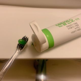 프리마인 유해균 뿐만 아니라 유익균까지 씻어내는 치약은 그만, 건강한 구강환경을 만드는 덴탈엔오 — 5점을 준 리뷰어가 2023년 3월 올린 사용 사진