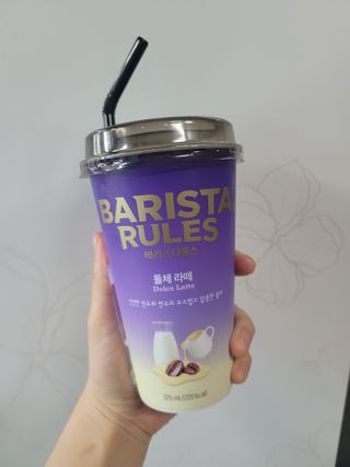 바리스타룰스 돌체 라떼 — 5점을 준 리뷰어가 2023년 4월 올린 사용 사진