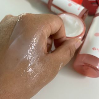 아이앤립 / EYENLIP 아이앤립 연어오일 리바이탈라이징 토너+앰플+크림 3종 세트 — 5점을 준 리뷰어가 2021년 6월 올린 사용 사진