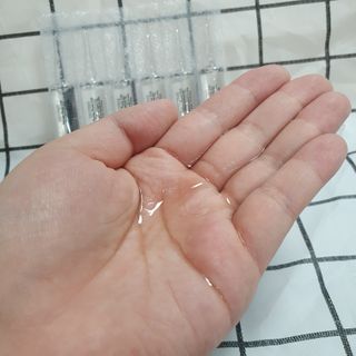 유니베르소 산소앰플 7일 집중케어 앰플 — 5점을 준 리뷰어가 2021년 7월 올린 사용 사진