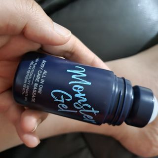 [바록스] 류현진 올인원 바디릴렉싱 몬스터겔 50ml — 5점을 준 리뷰어가 2021년 5월 올린 사용 사진