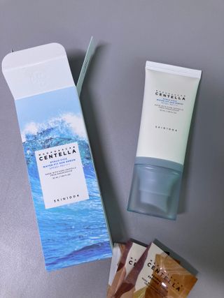 [스킨1004] 마다가스카르 센텔라 히알루-시카 워터핏 선세럼 50ml — 5점을 준 리뷰어가 2024년 5월 올린 사용 사진