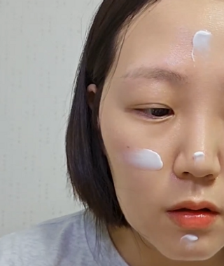 나우 [리브엠]피부 속부터 겹겹이, 촘촘하게! 워터핏8중 수분착붙 크림 — 5점을 준 리뷰어가 2024년 12월 올린 사용 사진