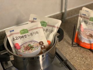 상하키친 소고기버섯 누룽지죽 / 들깨닭고기 누룽지죽 — 5점을 준 리뷰어가 2021년 10월 올린 사용 사진