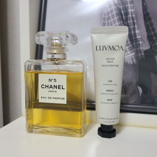 러브모아 향수 고체향수 승무원 고체향수 바르는 향수 니치향수 도손 우드세이지 앤 씨솔트 — 5점을 준 리뷰어가 2022년 11월 올린 사용 사진