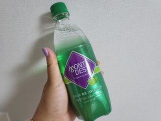 몽베스트 Montbest with Sparkling water Lime20병 — 5점을 준 리뷰어가 2022년 5월 올린 사용 사진