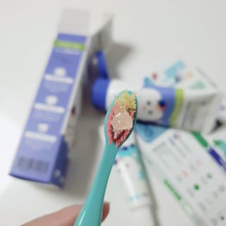 닥터데디스 안심불소 튼튼치약(청포도, 민트 중 택 1) 60g + 여행용 미니 치약 15g — 5점을 준 리뷰어가 2022년 7월 올린 사용 사진