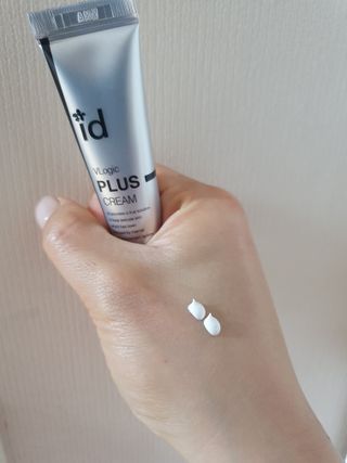 아이디플라코스메틱 아이디 브이로직 플러스 크림 15ml X 4EA — 5점을 준 리뷰어가 2022년 1월 올린 사용 사진