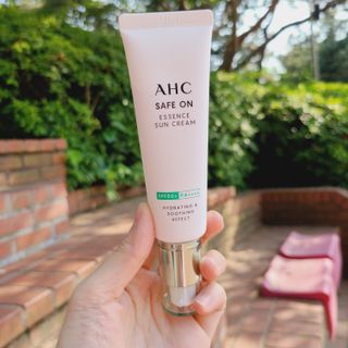 [AHC] 세이프온 에센스 선크림 올리브영 스페셜 증정 기획세트 — 5점을 준 리뷰어가 2022년 6월 올린 사용 사진