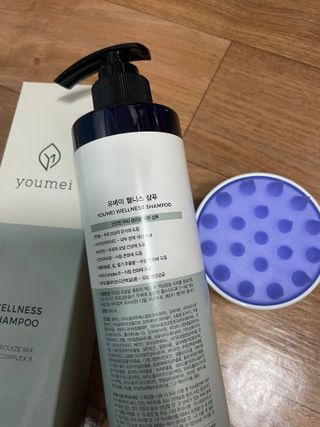 유메이 웰니스 샴푸 + 유메이 스칼프 브러쉬 — 5점을 준 리뷰어가 2022년 1월 올린 사용 사진