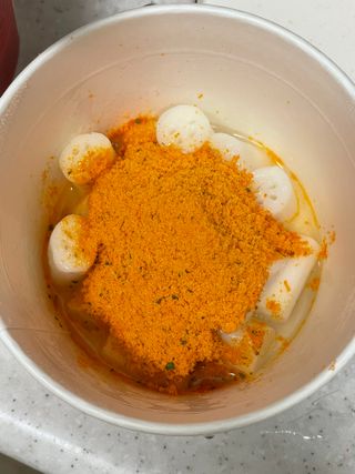 나우  [요리궁리] B타입 ( 매콤, 치즈, 매콤까르보 ) 꽃떡볶이 6개입 세트 — 5점을 준 리뷰어가 2025년 3월 올린 사용 사진