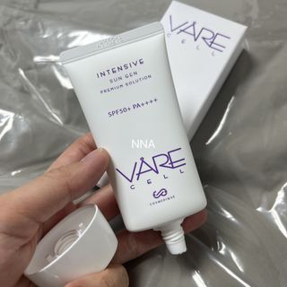 바르셀 톤업 무기자차 자외선차단제 순한 선크림 인텐시브 선 젠 50ml — 5점을 준 리뷰어가 2021년 11월 올린 사용 사진