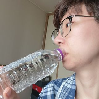 몽베스트 [MONTBEST]위드어스 500mL 20병 — 3점을 준 리뷰어가 2022년 8월 올린 사용 사진