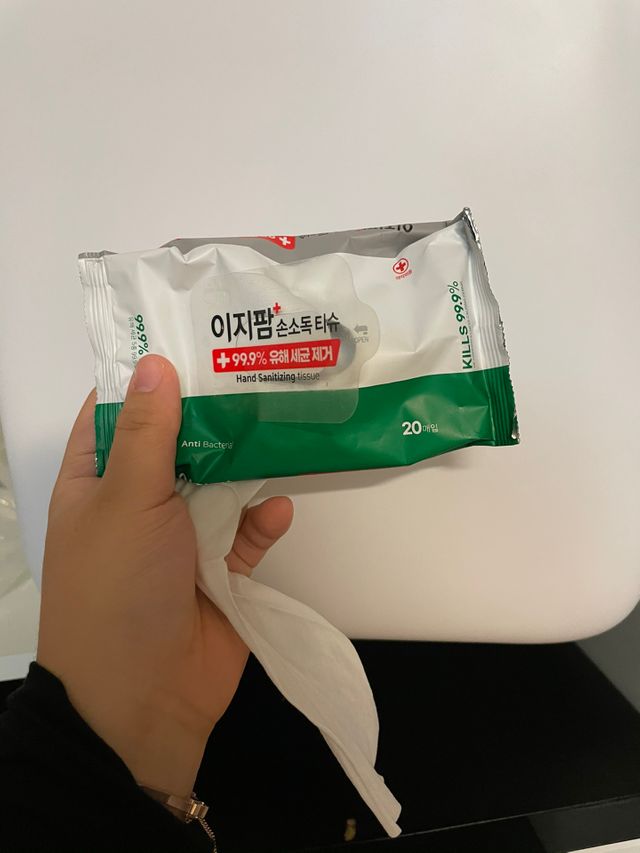의약외품 이지팜 손소독 티슈 리뷰 사진