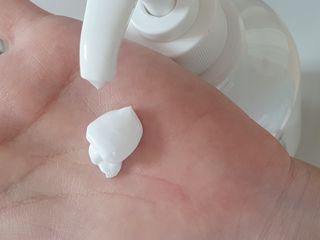 [닥터문] 프리미엄 알로에베라 선크림 500ml — 4점을 준 리뷰어가 2022년 7월 올린 사용 사진