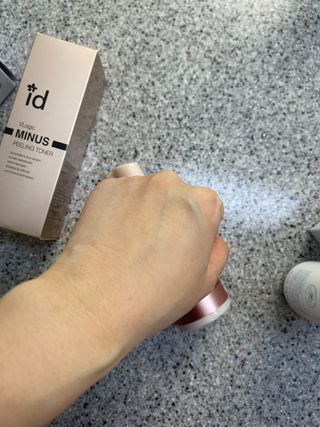 아이디플라코스메틱 아이디 브이로직 마이너스 필링 토너 110ml — 5점을 준 리뷰어가 2022년 1월 올린 사용 사진