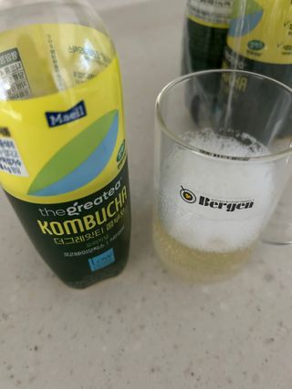 더그레잇티 콤부차 [매일유업] 더그레잇티 44kcal 콤부차 300ml *12개입 (오리지널 6개+베리리치 6개) — 5점을 준 리뷰어가 2023년 7월 올린 사용 사진