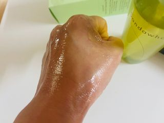 스킨큐어 산다화 순한 클렌징 동백 오일 200ml — 5점을 준 리뷰어가 2023년 4월 올린 사용 사진