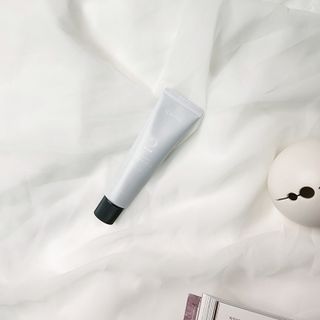 르핸스 퍼포밍 2 핸드&네일 비반트포렛/베티버포그 — 5점을 준 리뷰어가 2023년 3월 올린 사용 사진