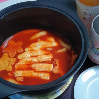 빨간키트 떡볶이 밀키트 2~3인분 매운맛 국물 떡볶이 만들기 쉬운 황금 레시피 분말 소스로 간편한 요리 — 5점을 준 리뷰어가 2021년 10월 올린 사용 사진