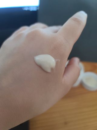AYU25[아유트웬티파이브]다마스크로즈워터 베이스 천연 수분 촉촉 크림 — 5점을 준 리뷰어가 2021년 4월 올린 사용 사진