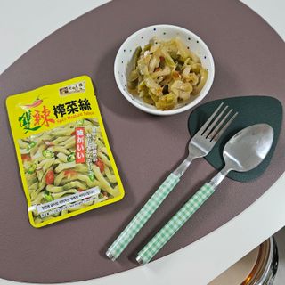 루시델리 야미하우스 홍콩 스파이시 프리미엄 짜사이 무침 500g — 5점을 준 리뷰어가 2024년 7월 올린 사용 사진