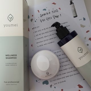 유메이 웰니스 샴푸 + 유메이 스칼프 브러쉬 — 5점을 준 리뷰어가 2022년 1월 올린 사용 사진