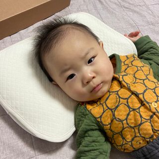 일상유희 newborn 뉴본필로우 아기두상관리베개 — 5점을 준 리뷰어가 2023년 1월 올린 사용 사진