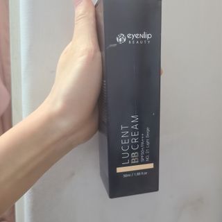 아이앤립 / EYENLIP 아이앤립 루센트 비비크림 2 Color — 5점을 준 리뷰어가 2021년 6월 올린 사용 사진