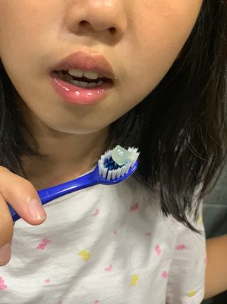 닥터데디스 안심불소 튼튼치약(청포도, 민트 중 택 1) 60g + 여행용 미니 치약 15g — 5점을 준 리뷰어가 2022년 8월 올린 사용 사진