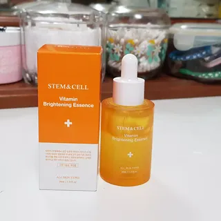 체르엠 스템앤셀 비타민 브라이트닝 에센스 30ml 1개 — 5점을 준 리뷰어가 2021년 10월 올린 사용 사진