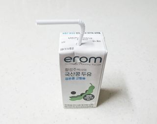 이롬 erom 황성주박사의 국산콩 두유 검은콩 고칼슘 — 5점을 준 리뷰어가 2020년 12월 올린 사용 사진