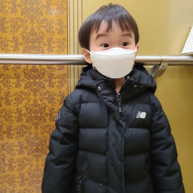 위케어 KF94 마스크 숨쉬기편한 귀안아픈마스크 국산원부자재 사용 식약처 승인 마스크 리뷰 사진