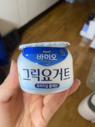 매일바이오 그릭요거트 오리지널 플레인 4개, 로스터리 커피믹스 4개 — 4점을 준 리뷰어가 2021년 12월 올린 사용 사진