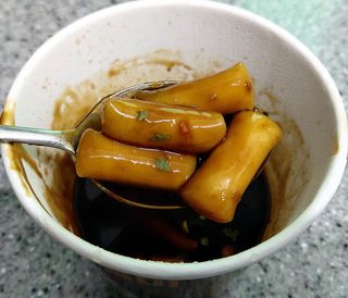 유비쿡 컵떡볶이 매운컵떡볶이2개/ 짜장컵떡볶이 2개  총 4개세트 — 5점을 준 리뷰어가 2021년 2월 올린 사용 사진
